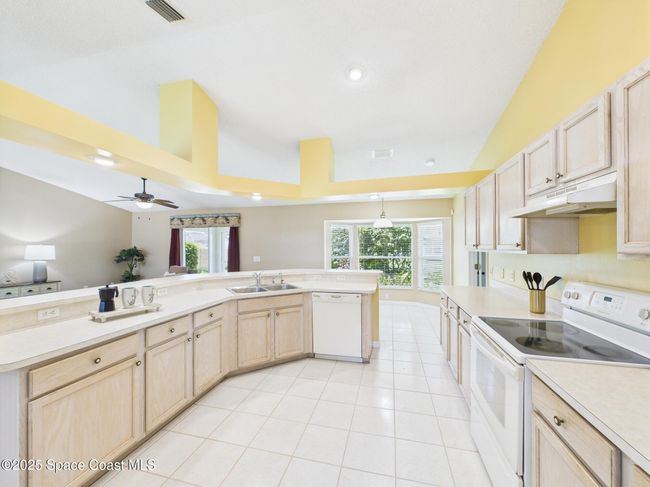 552 Biscayne Ln, House other with 3 bedrooms, 2 bathrooms and null parking in SEBASTIAN FL | Image 13