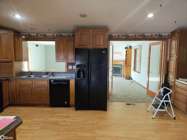 32669 Walnut Ave, Home with 3 bedrooms, 3 bathrooms and 2 parking in Coon Rapids IA | Image 8