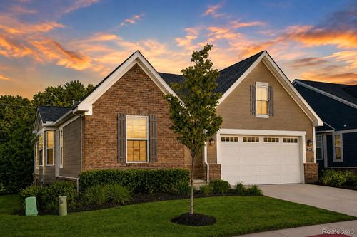154 Mulberry Ln, Rochester Hills, MI, 48309-1483 | Card Image