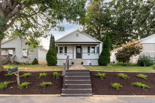 404 F St, STAUNTON, VA, 24401-2750 | Card Image