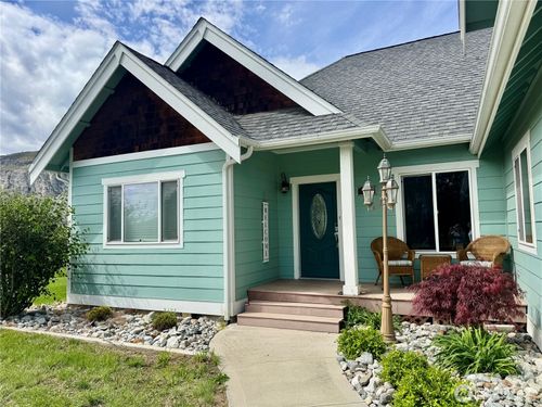 31 Apple Meadow Dr, Tonasket, WA, 98855-9220 | Card Image