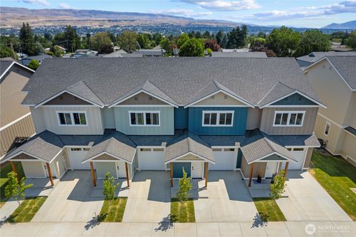 a2-1030 Finch Ln, Wenatchee, WA, 98801 | Card Image