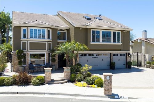 8592 Whitesails Cir, Huntington Beach, CA, 92646-2119 | Card Image