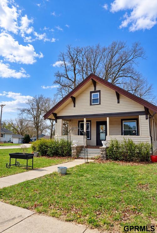 1003 N 14th St, Beatrice, NE, 68310-2450 | Card Image