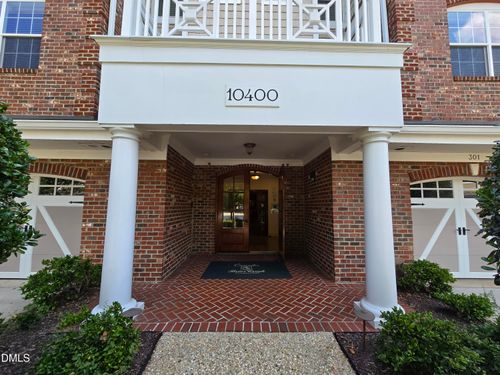 unit-303-10400 Rosegate Ct, Raleigh, NC, 27617-5921 | Card Image
