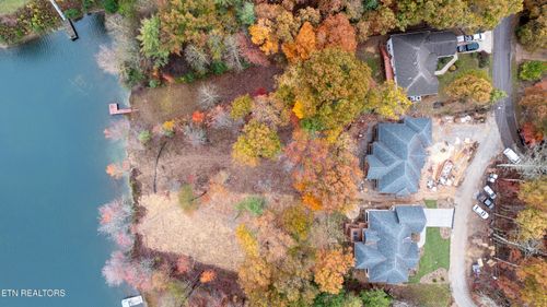 28 Hunterwood Ct, Crossville, TN, 38558-7525 | Card Image