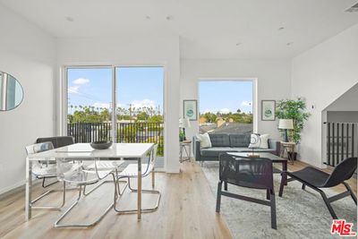 4537-12 - W 16th Place, Condo with 3 bedrooms, 2 bathrooms and 2 parking in Los Angeles CA | Image 3