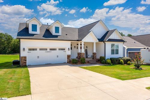 215 Daystrom Dr, Greer, SC, 29651-1970 | Card Image