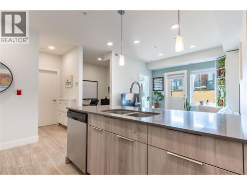 311-107 Yew St, Kamloops, BC, V2B4A1 | Card Image