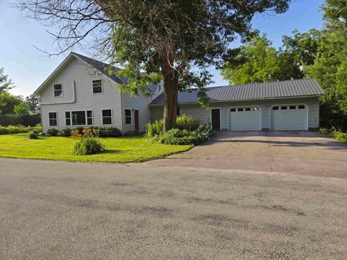 111 Pine St, New Hampton, IA, 50659-9182 | Card Image