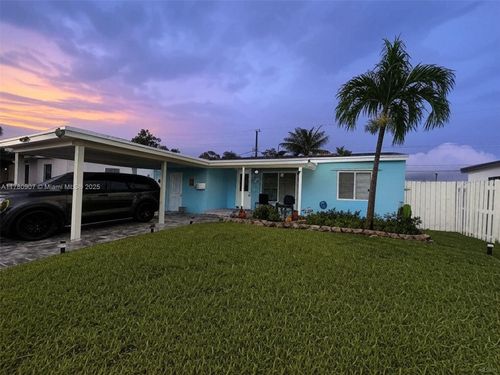 5424 Ne 3rd Ter, Oakland Park, FL, 33334-2418 | Card Image