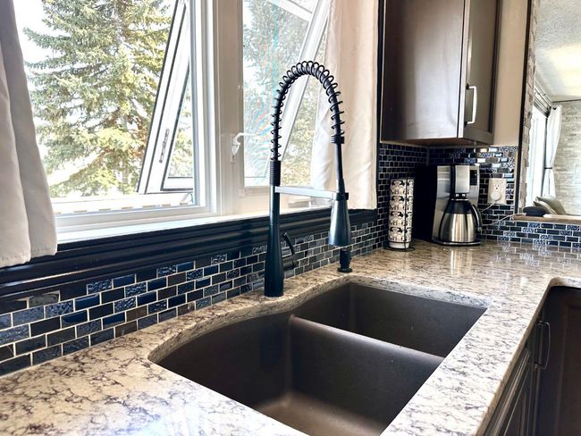 5210 49 A Street, House other with 3 bedrooms, 2 bathrooms and 4 parking in Kitscoty AB | Image 9