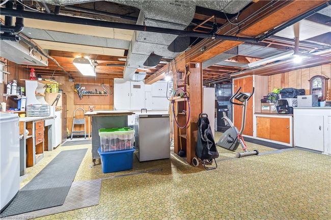 226 Charing Cross St, House other with 3 bedrooms, 1 bathrooms and 5 parking in Brantford ON | Image 25