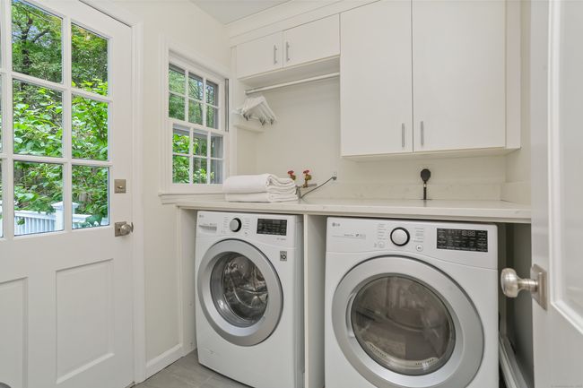 127 Danforth Dr, House other with 4 bedrooms, 3 bathrooms and null parking in New Canaan CT | Image 19