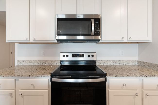 Stainless Steel Appliances | Image 11