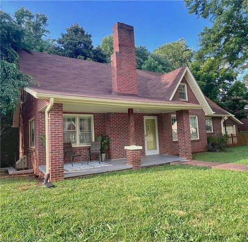 840 Elk Spur St, Elkin, NC, 28621-2829 | Card Image