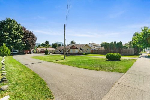45240 S Sumas Rd, Chilliwack, BC, V2R1W9 | Card Image