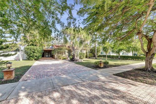 2611 Roosevelt St, Hollywood, FL, 33020-2938 | Card Image