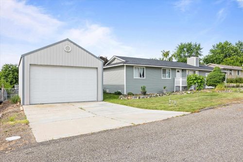 1103 Christopher St, Benton City, WA, 99320-9508 | Card Image