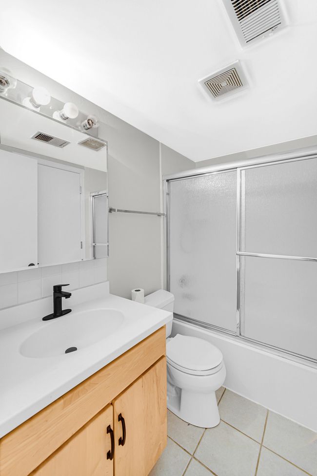 APT-2 - 1221 S Williams St, Home with 2 bedrooms, 1 bathrooms and null parking in Westmont IL | Image 12
