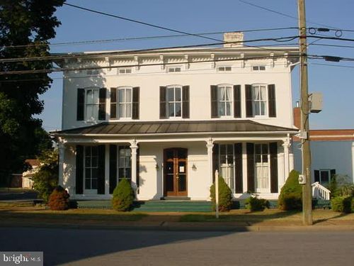 106 Chester St, Front Royal, VA, 22630-3323 | Card Image