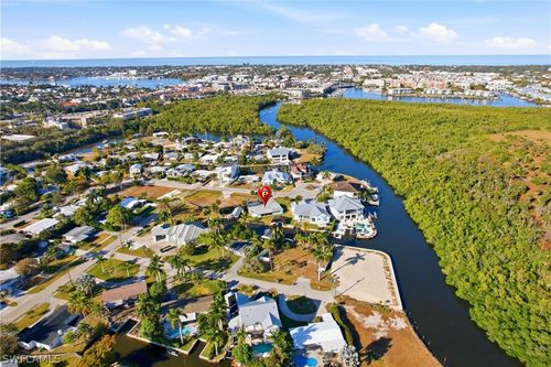 1159 Holiday Ln, NAPLES, FL, 34104-4221 | Card Image