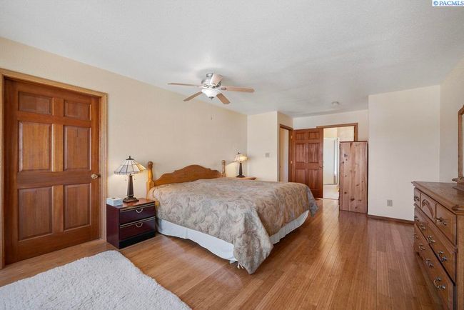 515 Nw Robert St, Home with 4 bedrooms, 4 bathrooms and null parking in Pullman WA | Image 16
