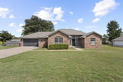 509 E 9th St, Grove, OK, 74344-2934 | Card Image