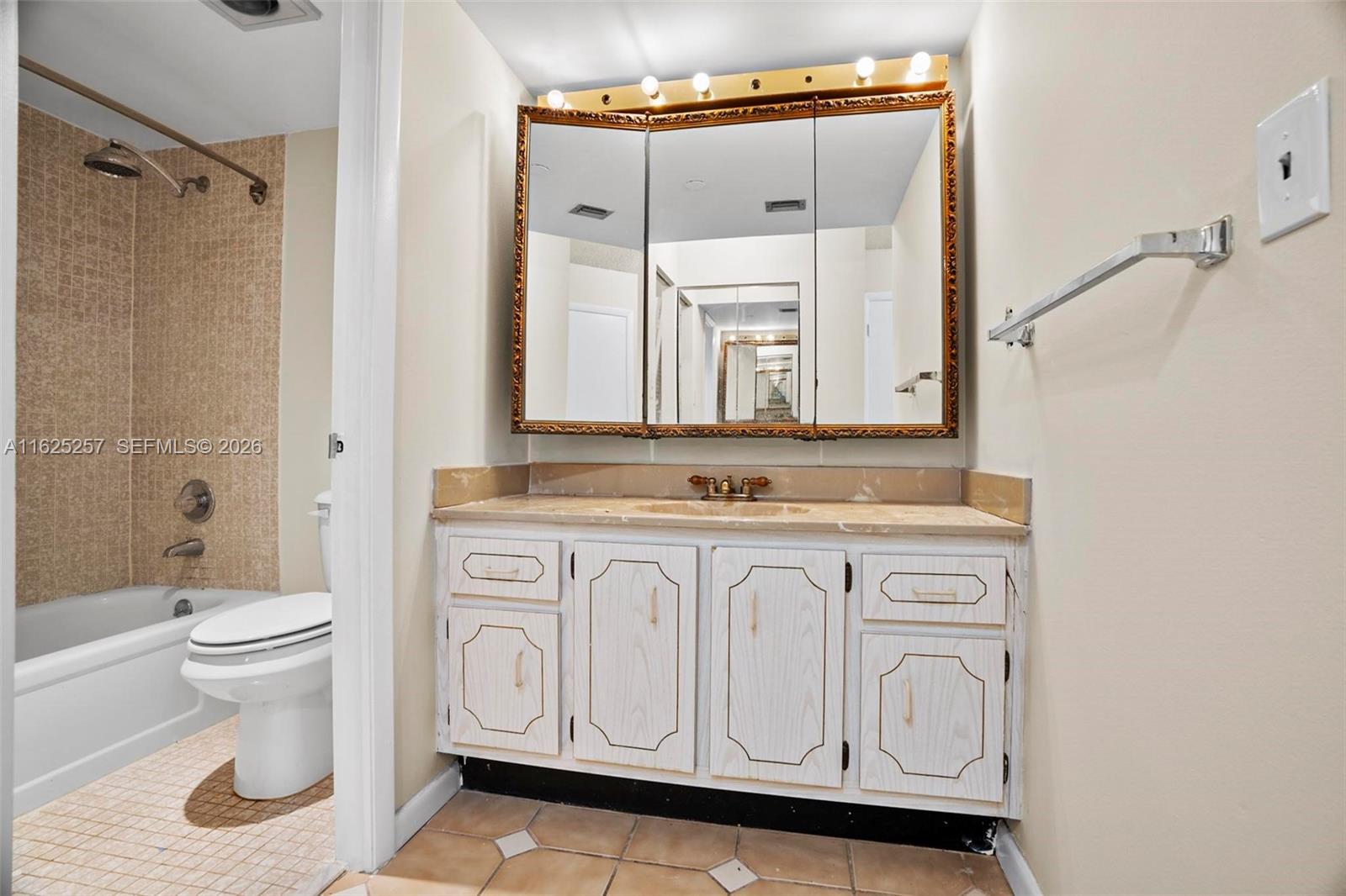 Residential in Pembroke Pines 4