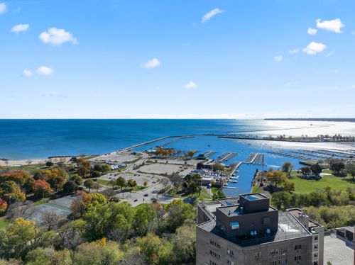 1919 N Summit Ave, Milwaukee, WI, 53202-1301 | Card Image