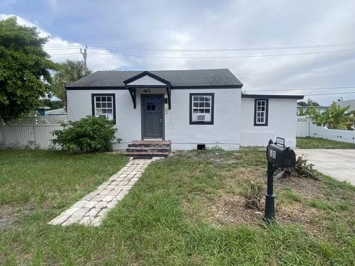 101 E 28th St, Riviera Beach, FL, 33404-2303 | Card Image