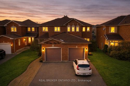 3811 Cedar Hedge Rise, Mississauga, ON, L5N6W5 | Card Image