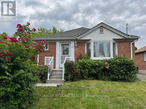 102 Edgecroft Road, Toronto (Stonegate-Queensway), ON, M8Z2C3 | Card Image