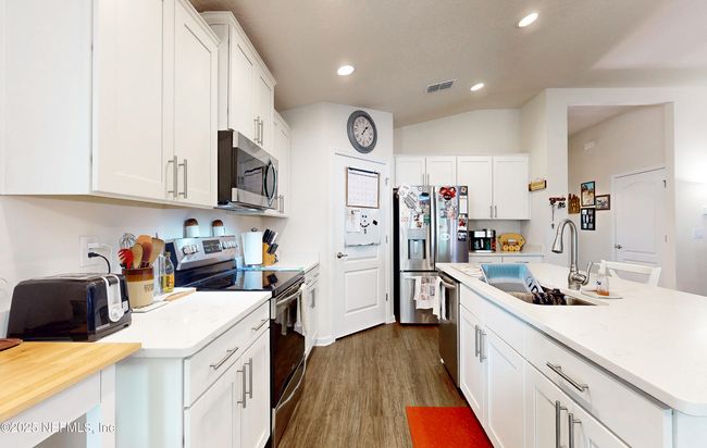 4128 Spring Creek Ln, House other with 3 bedrooms, 2 bathrooms and null parking in MIDDLEBURG FL | Image 17