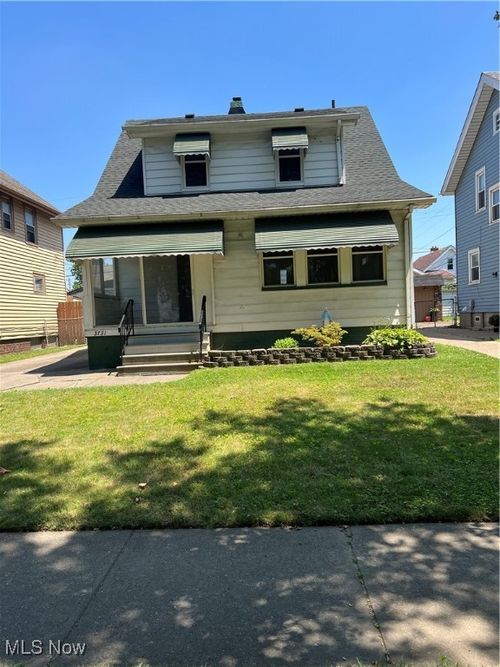 3731 Washington Park Blvd, Newburgh Heights, OH, 44105-3133 | Card Image