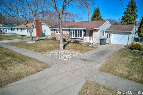 2250 Columbus Avenue, Norton Shores, MI, 49441 | Card Image