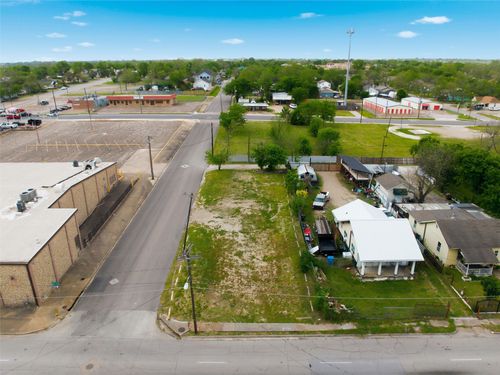 925 S 17th St, Waco, TX, 76706-1912 | Card Image