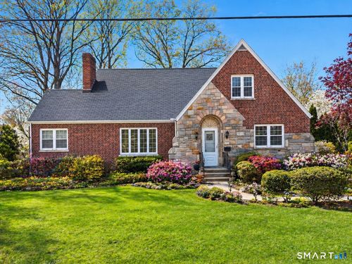 72 Haig Ave, Stamford, CT, 06905-2923 | Card Image