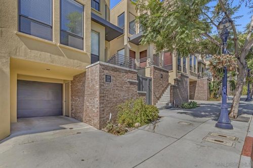 1524 10th Ave, San Diego, CA, 92101-7453 | Card Image