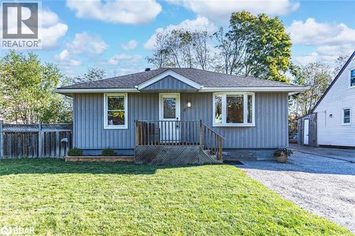 5 Newton St, Barrie, ON, L4M3N2 | Card Image