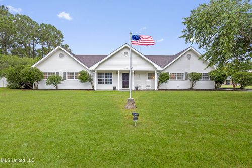 1200 Margie St, Waveland, MS, 39576-2414 | Card Image