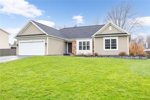 14 Cailyn Way, Brockport, NY, 14420-1174 | Card Image