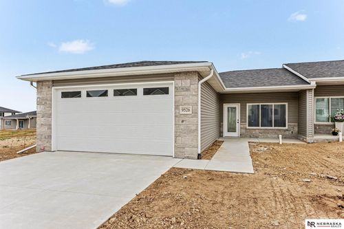 9526 Duckhorn Dr, Lincoln, NE, 68526-6150 | Card Image