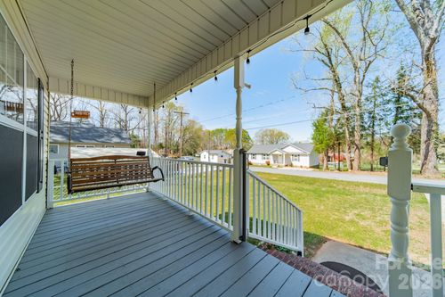1015 S Walnut St, Kannapolis, NC, 28081-4247 | Card Image