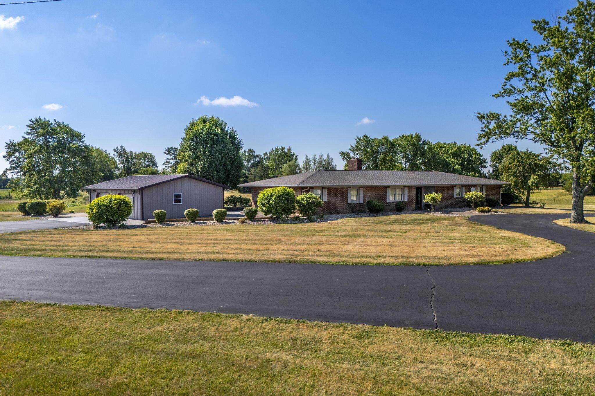 Mouser Rd, New Holland, OH 43145