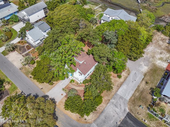 301 22 Nd Pl E, House other with 3 bedrooms, 3 bathrooms and 1 parking in Oak Island NC | Image 60