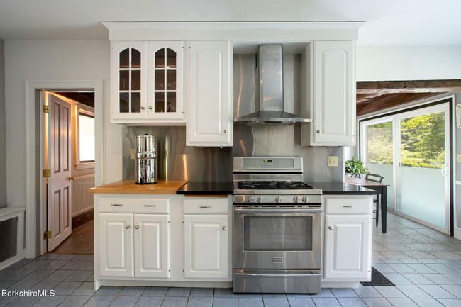 311 N Plain Rd, House other with 4 bedrooms, 4 bathrooms and null parking in Great Barrington MA | Image 20