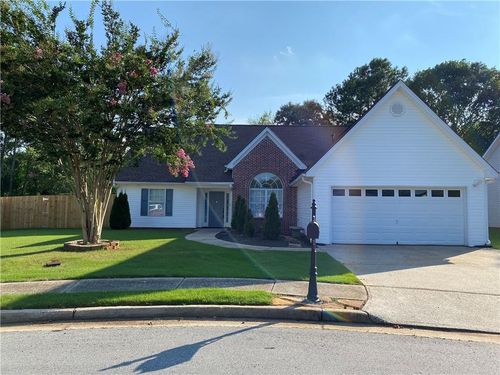 900 Harbins View Dr, Dacula, GA, 30019-7034 | Card Image