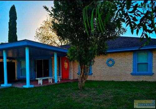 94 Laura Ln, Brownsville, TX, 78521-4127 | Card Image