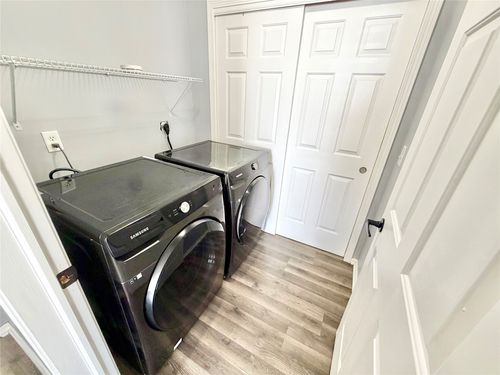 g1-1110 Ne 6th Ln, Ankeny, IA, 50021-6752 | Card Image